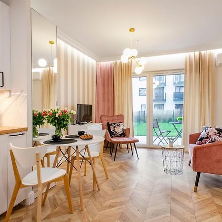 Sky Home- Rose Apartament -Manufaktura, Bezplatny Parking, Klima, Dostep Na Kod Łódź Dış mekan fotoğraf