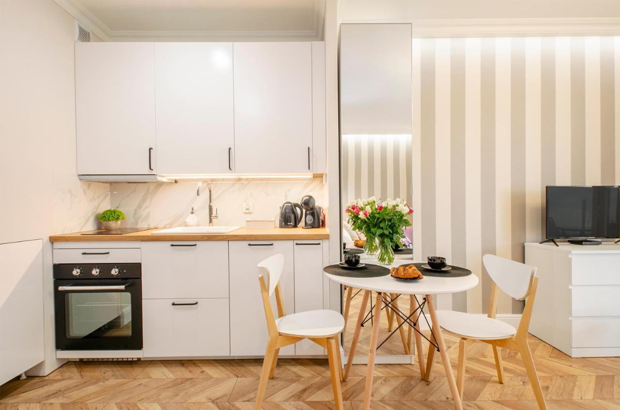 Sky Home- Rose Apartament -Manufaktura, Bezplatny Parking, Klima, Dostep Na Kod Łódź Dış mekan fotoğraf