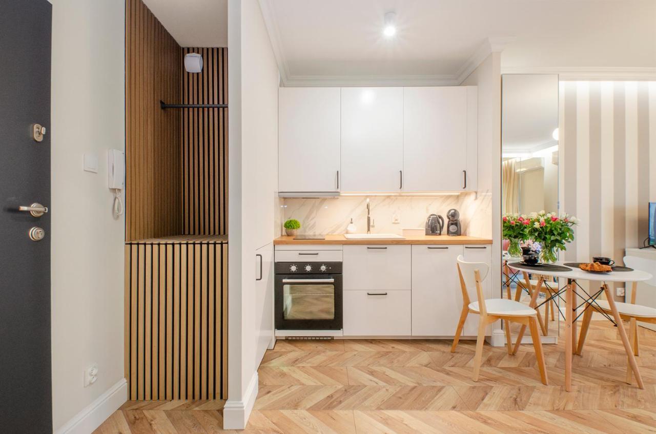 Sky Home- Rose Apartament -Manufaktura, Bezplatny Parking, Klima, Dostep Na Kod Łódź Dış mekan fotoğraf