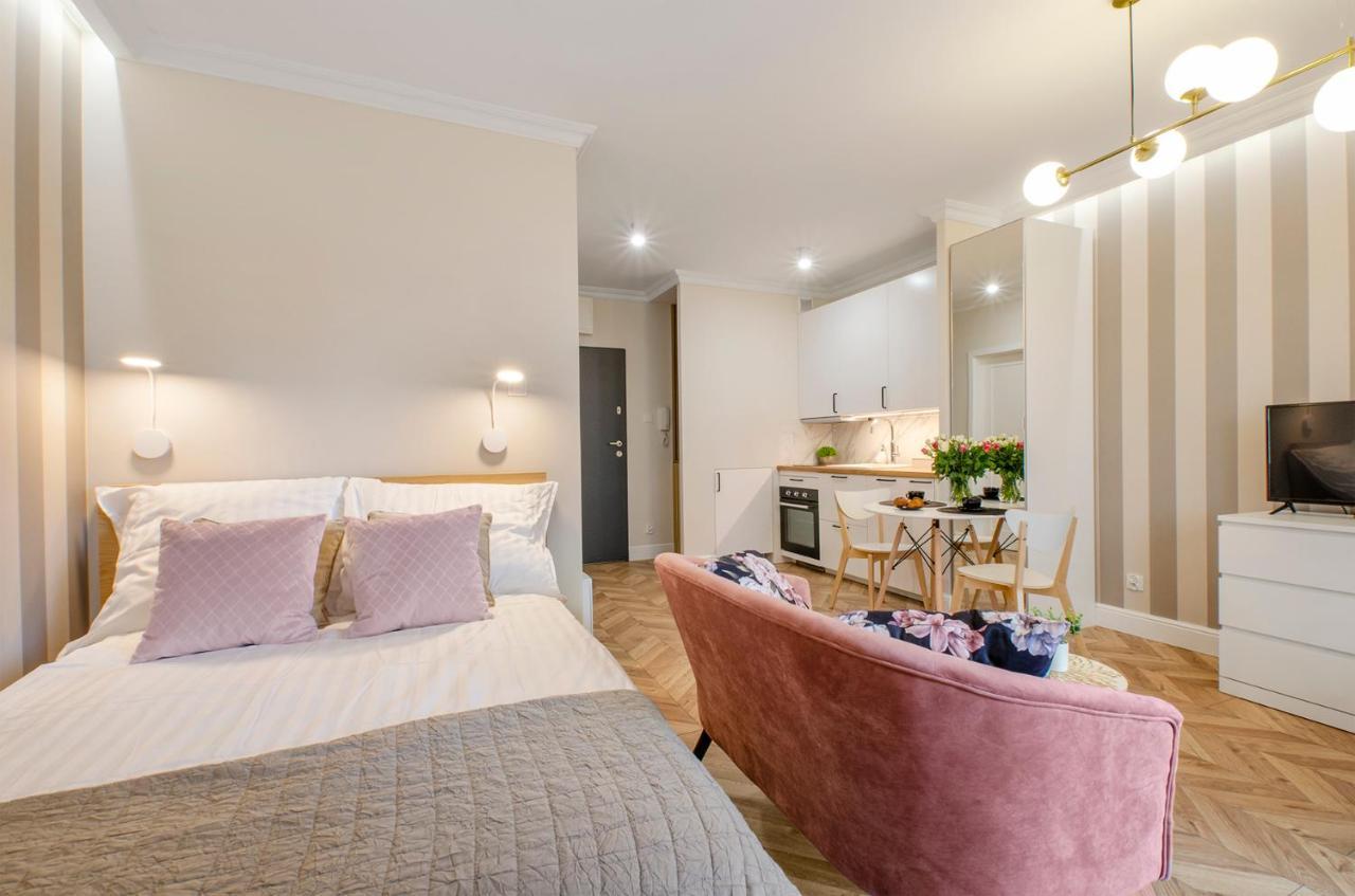 Sky Home- Rose Apartament -Manufaktura, Bezplatny Parking, Klima, Dostep Na Kod Łódź Dış mekan fotoğraf